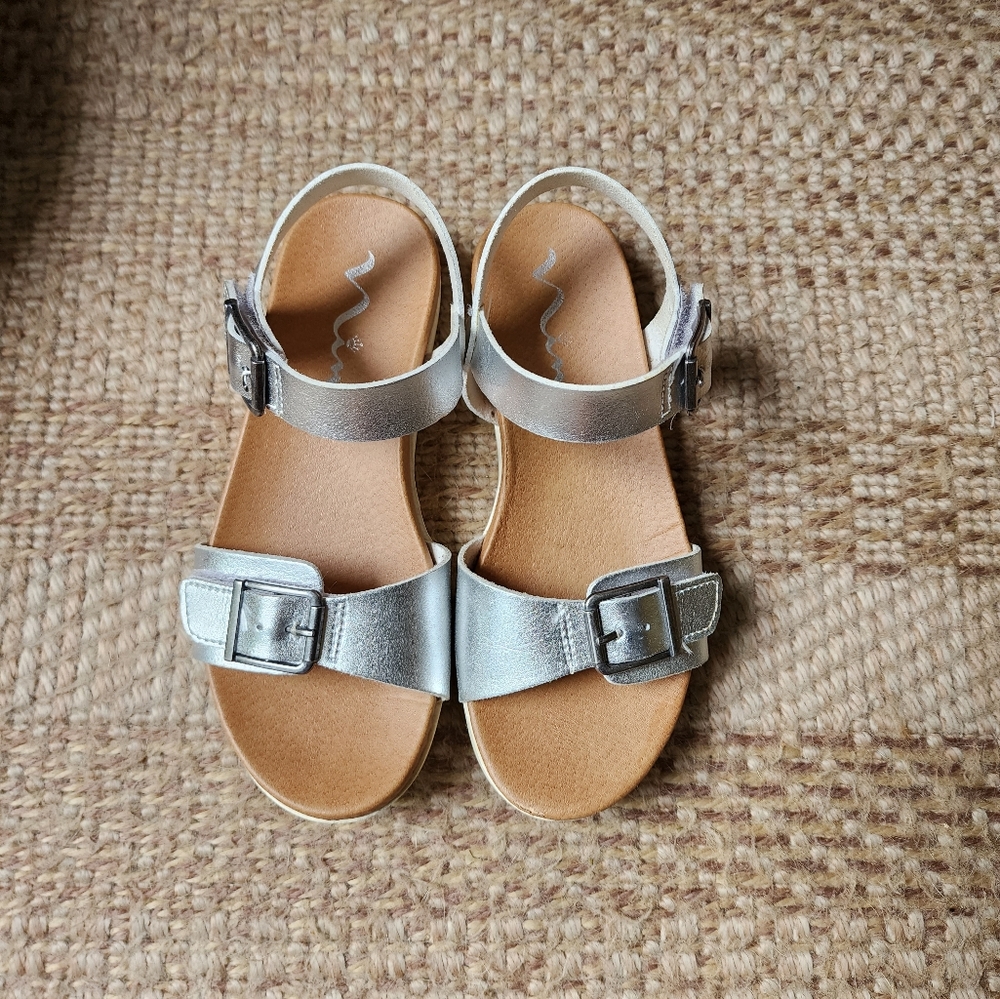 Girls sandals